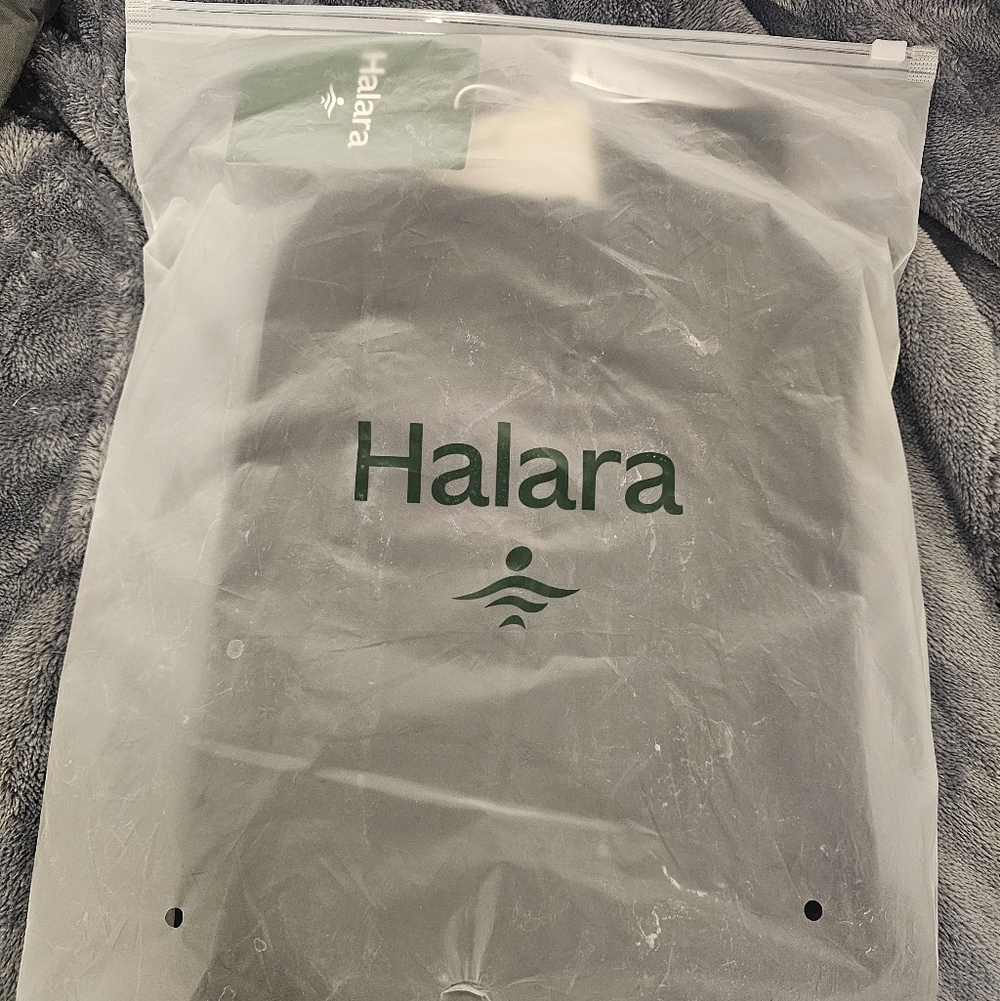 Halara DayStretch High Waisted Zipper Pockets Solid Skinny Cargo Pants